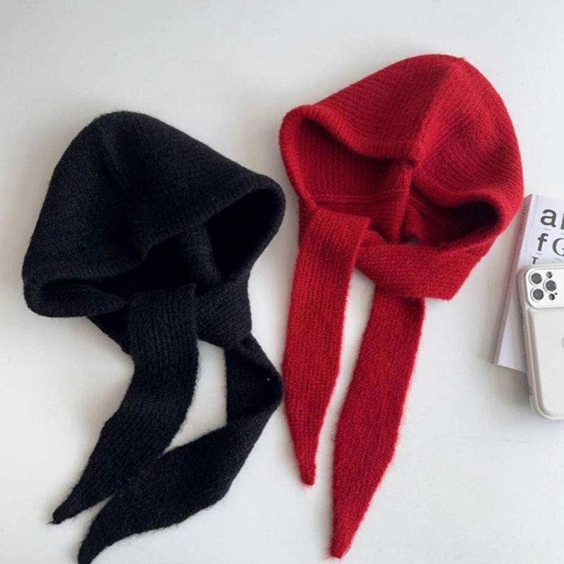 Thick knitted angled hood