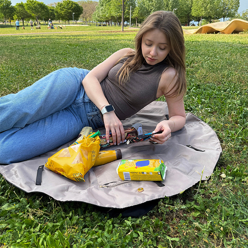 Large-capacity expandable storage bag