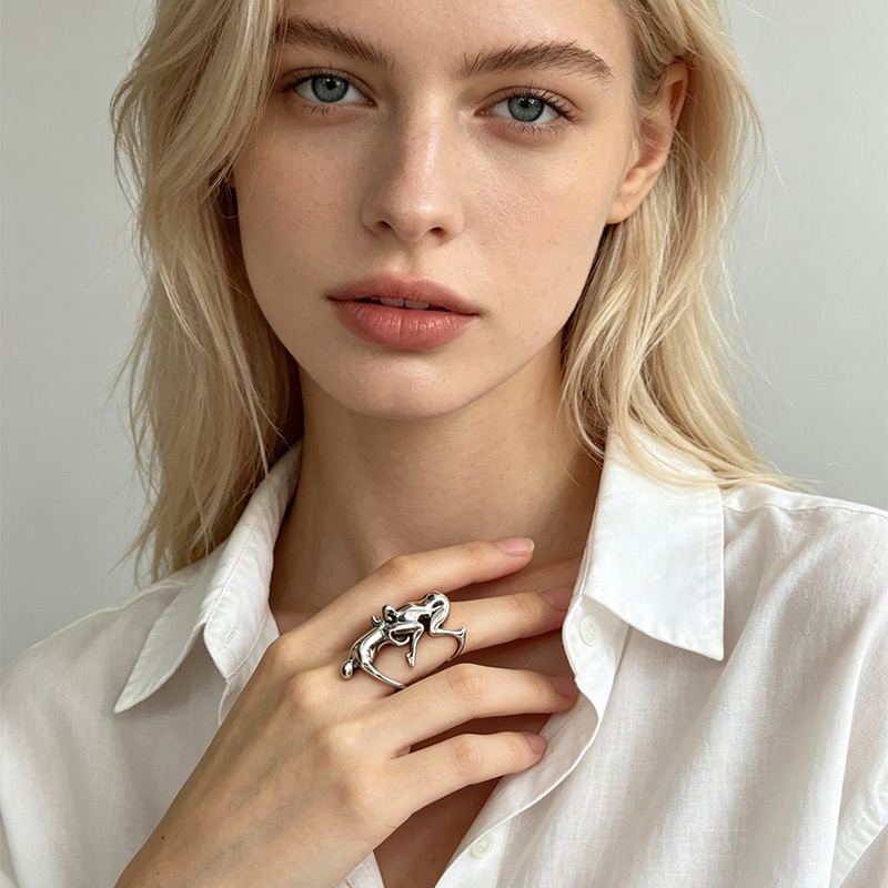 Retro abstract human figure sculpture ring