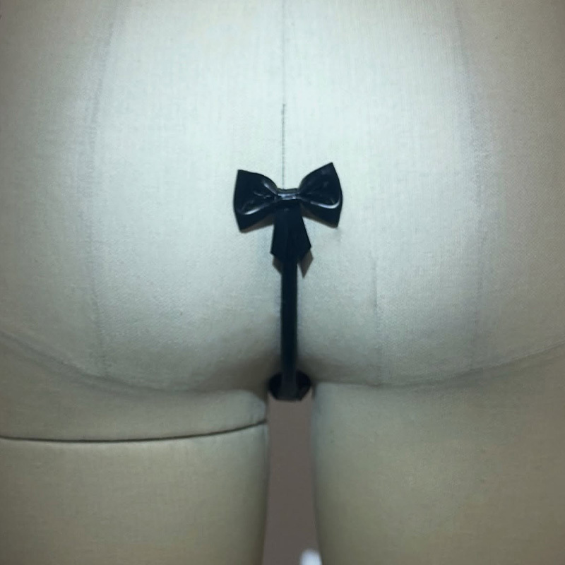 Bow-tie C-string bra