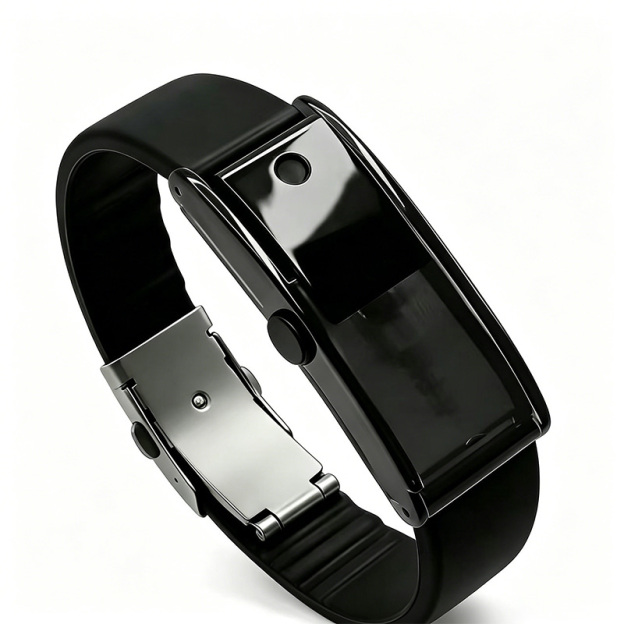Adjustable fragrance spray bracelet