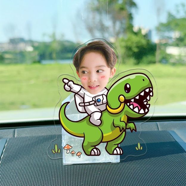 Customized photos of DIY acrylic automatic shaking head ornaments