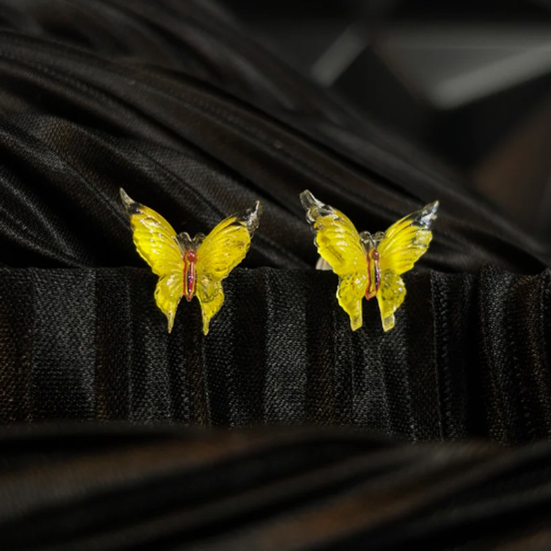 Fashionable zircon butterfly earrings