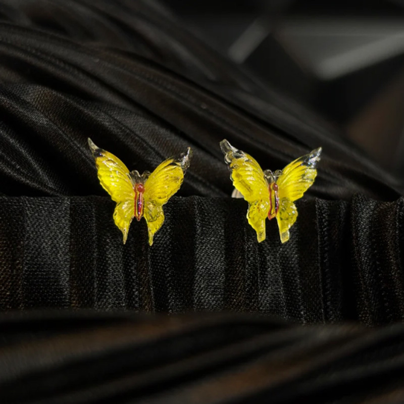 Fashionable zircon butterfly earrings