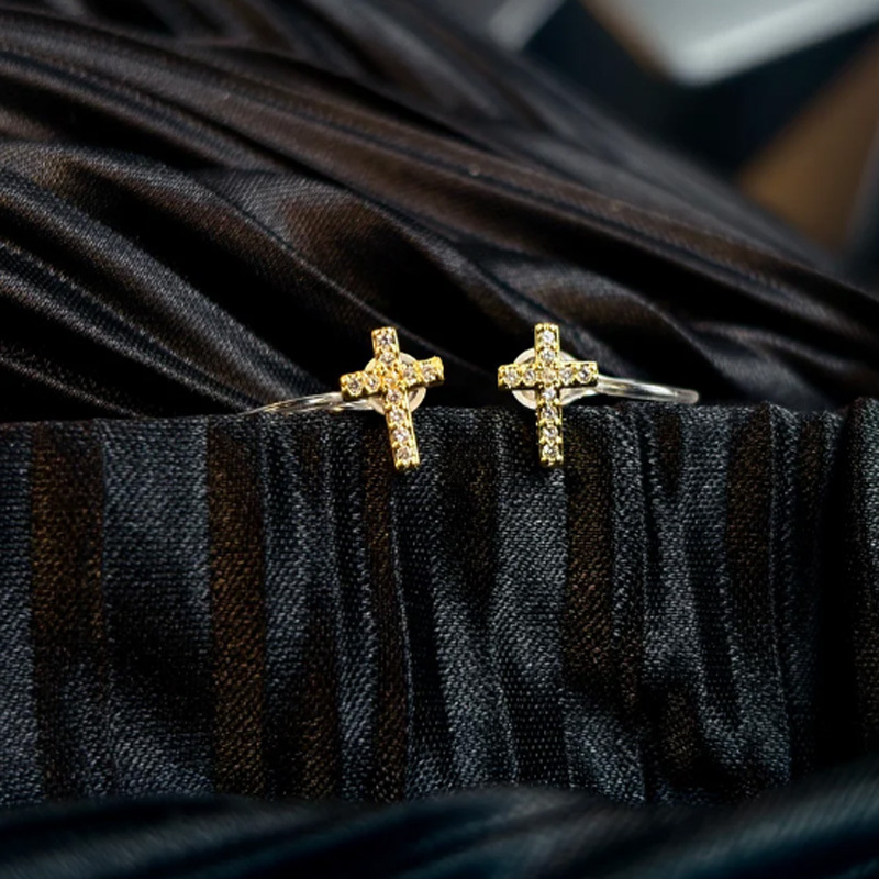 Fashion cross earrings
