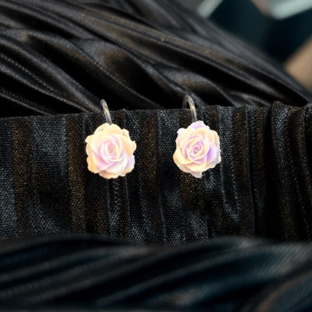 Fashion rose earrings