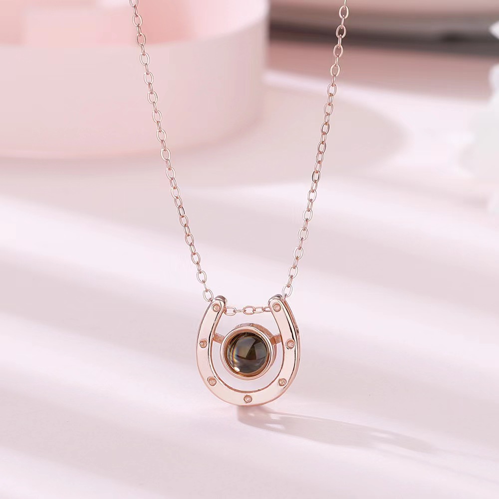 Personalized U-shaped projection bracelet