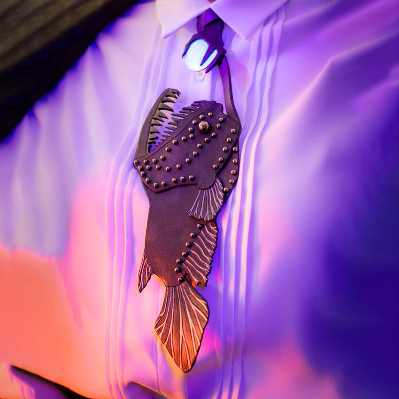 Fish-shaped leather tie