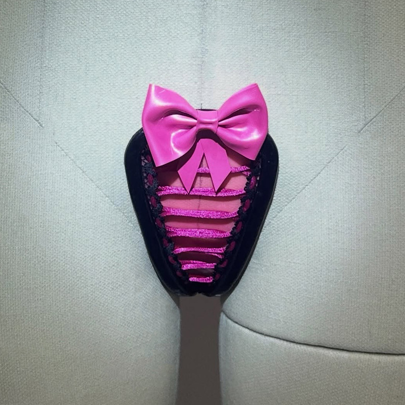 Bow-tie C-string bra