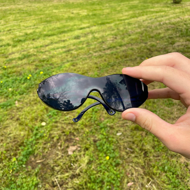 Golf ball-finding glasses