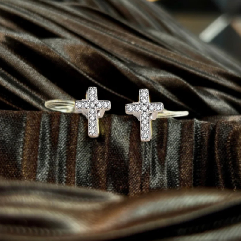 Fashion cross earrings