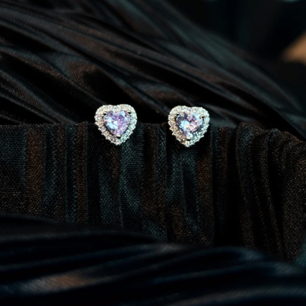 Fashionable zircon heart earrings