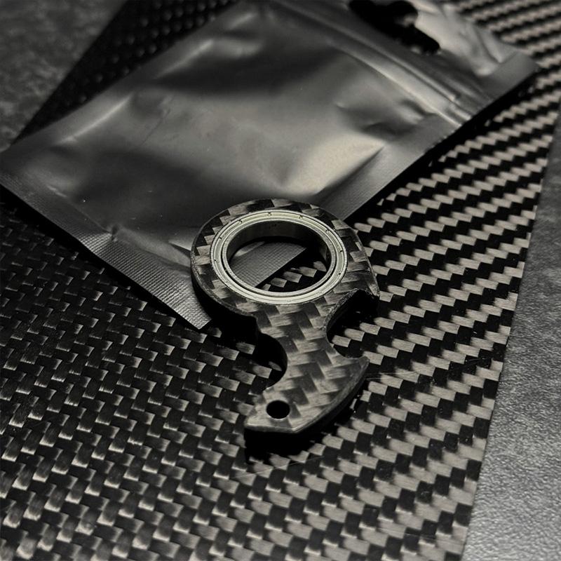 Rotating decompression keychain