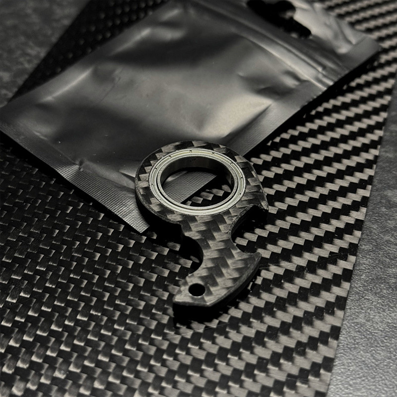 Rotating decompression keychain