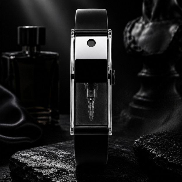 Adjustable fragrance spray bracelet