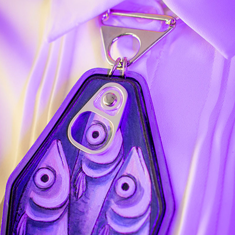 Fish-shaped leather tie