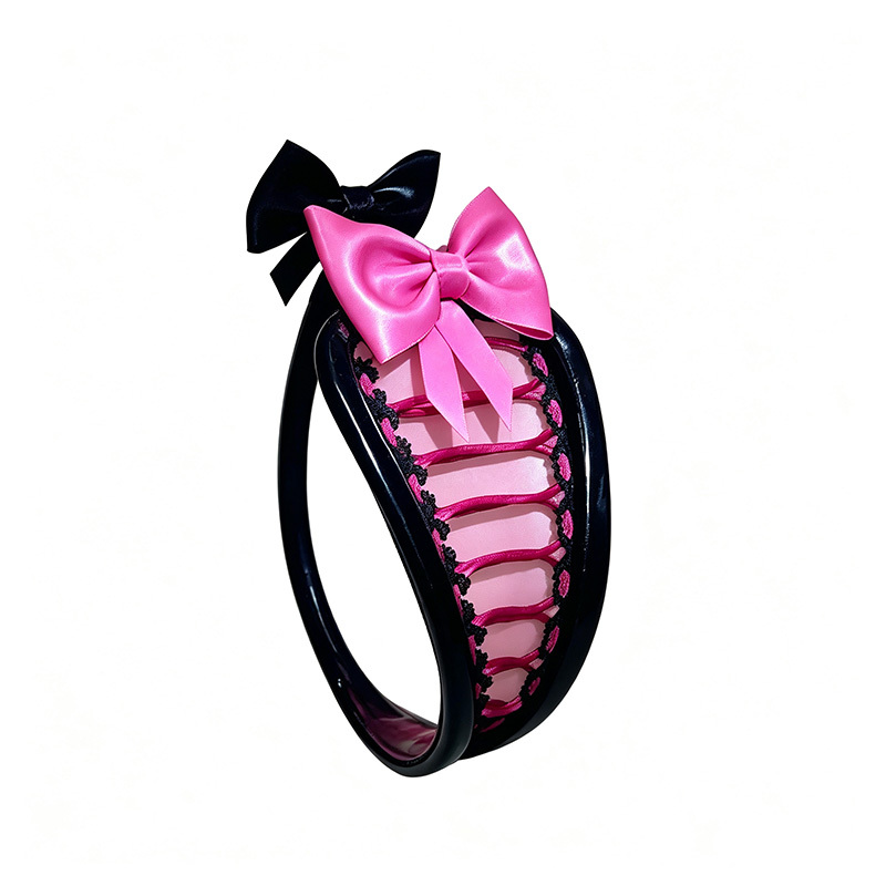 Bow-tie C-string bra