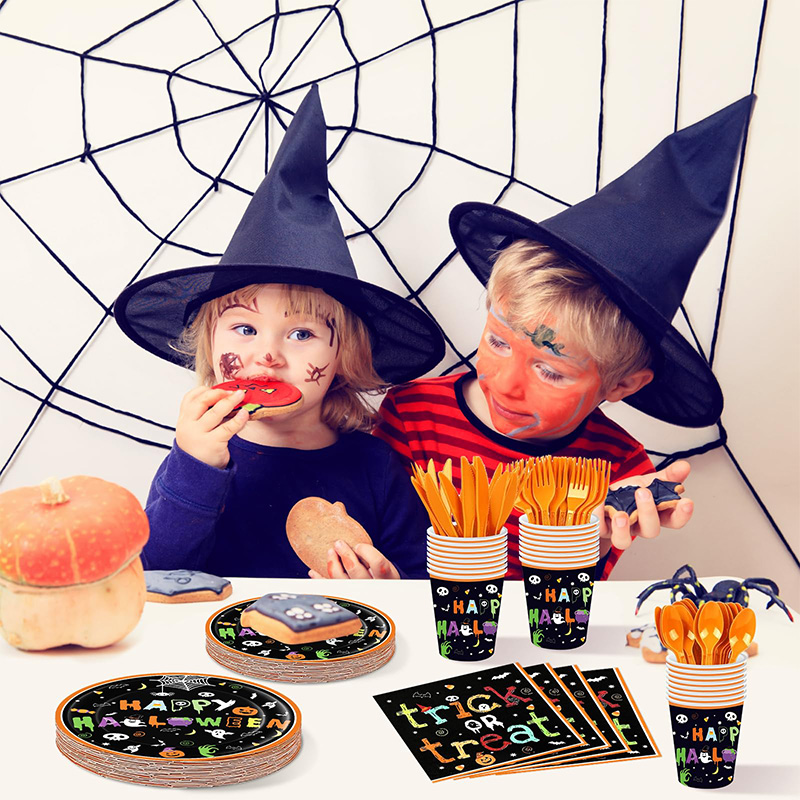 92-piece Halloween-themed tableware set