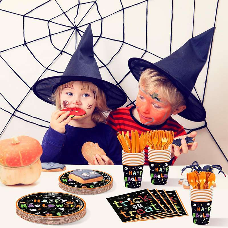 92-piece Halloween-themed tableware set