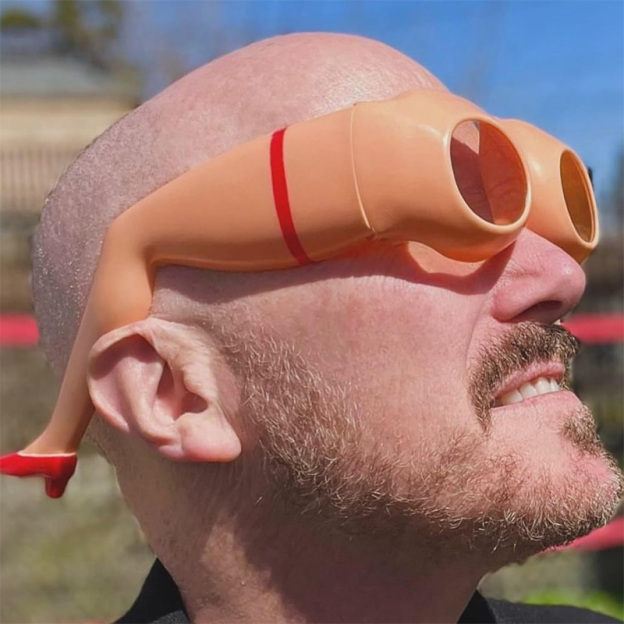 Leg and hip sunglasses