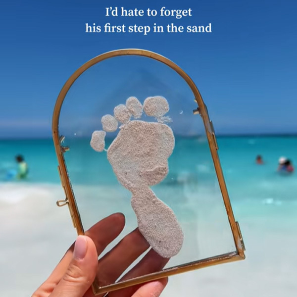 Arched glass commemorative photo frame