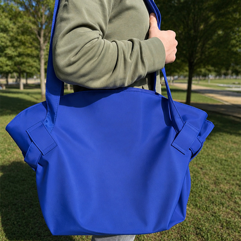 Large-capacity expandable storage bag