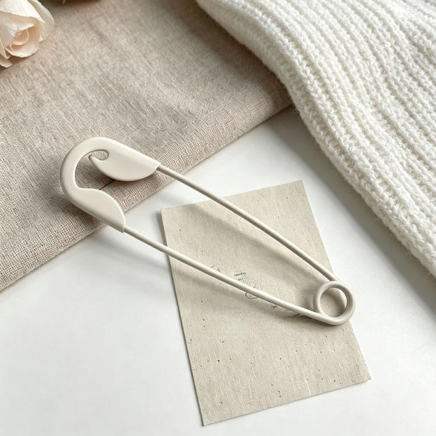 Pin metal clip