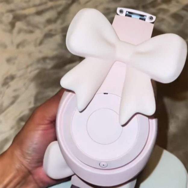 Silicone bow headphone accessories