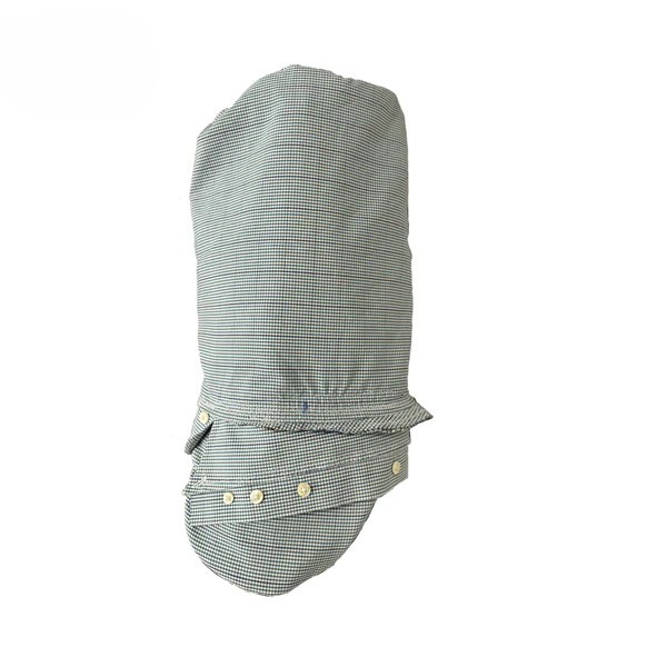 Patterned button hood