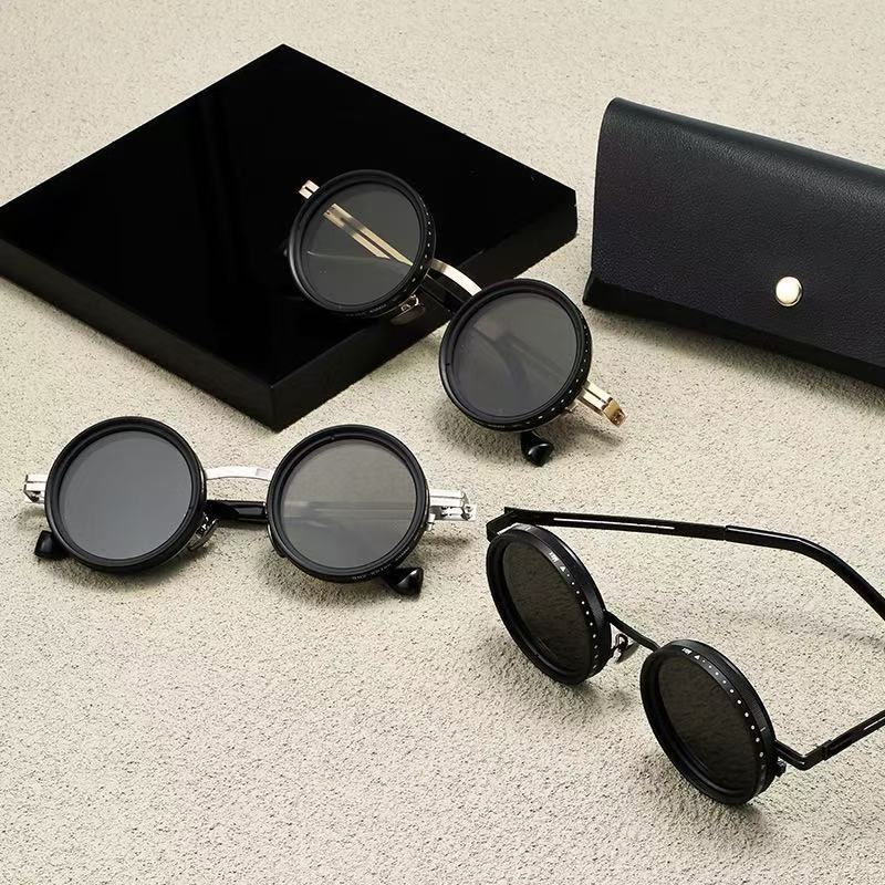 Adjustable light-reducing sunglasses
