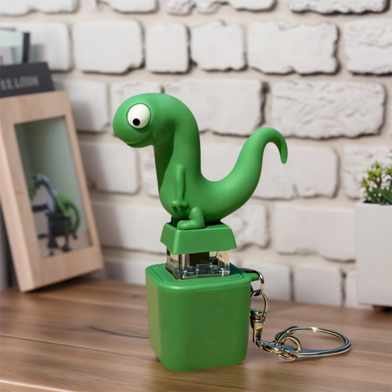 Lizard-shaped stress-relieving button keychain