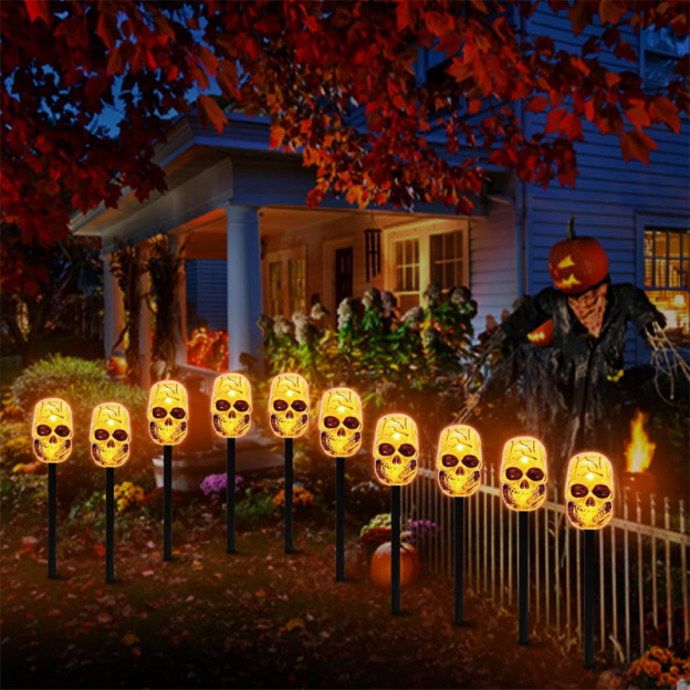 Solar-powered Skull Garden LED Light Posts