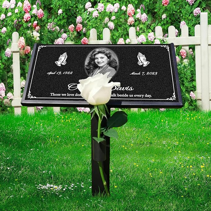 Outdoor Personalized Memorial Plaques, Memorial Garden Stones, Cemetery Tomb Decorations (Pets)