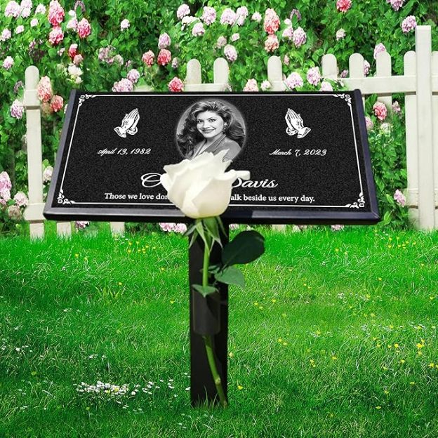 Outdoor Personalized Memorial Plaques, Memorial Garden Stones, Cemetery Tomb Decorations (Pets)