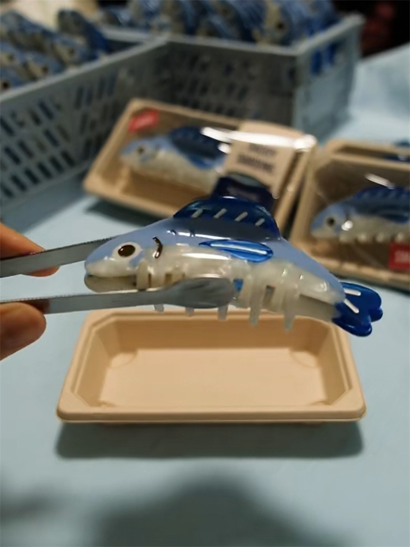 Creative Ocean Sardine Grab Clip