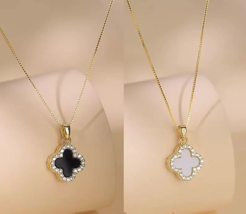 Diamond Clover Necklace Premium Feeling Collarbone Chain