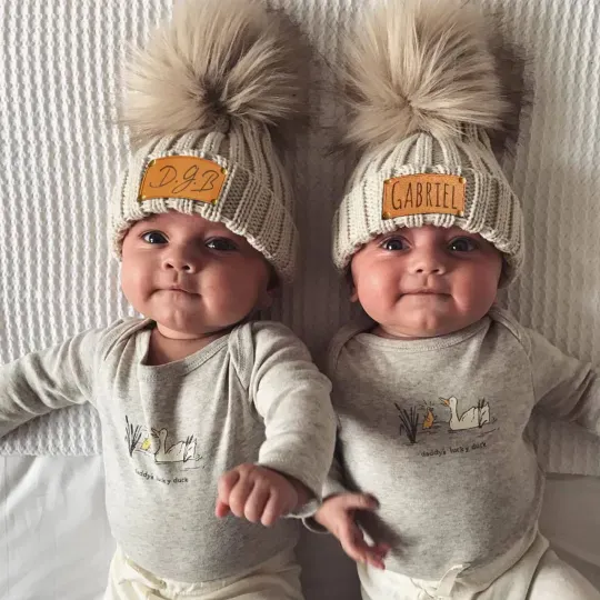 5 Colors Personalized Knitted PomPom Hat(Vegan Leather Patch)