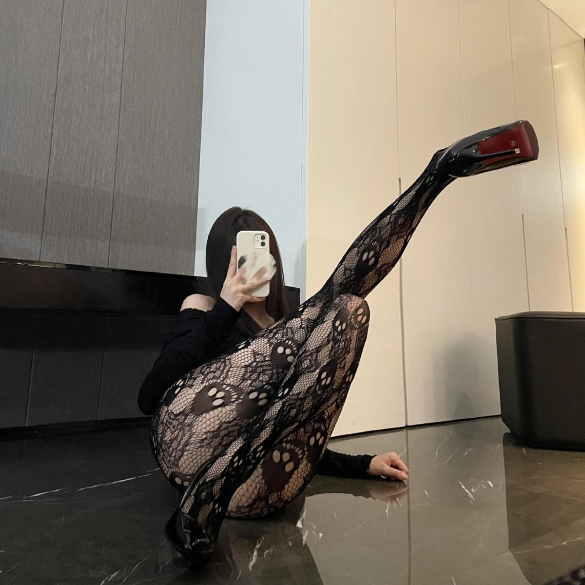 High-elastic fishnet stockings and leggings