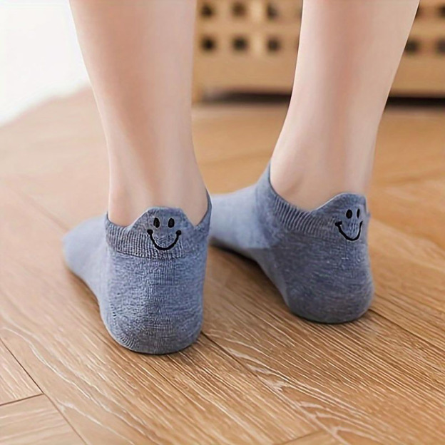 Cute expression ankle socks