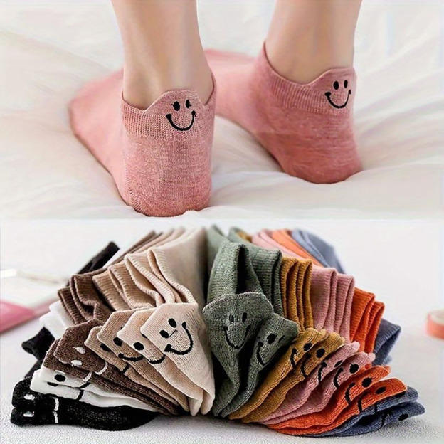 Cute expression ankle socks