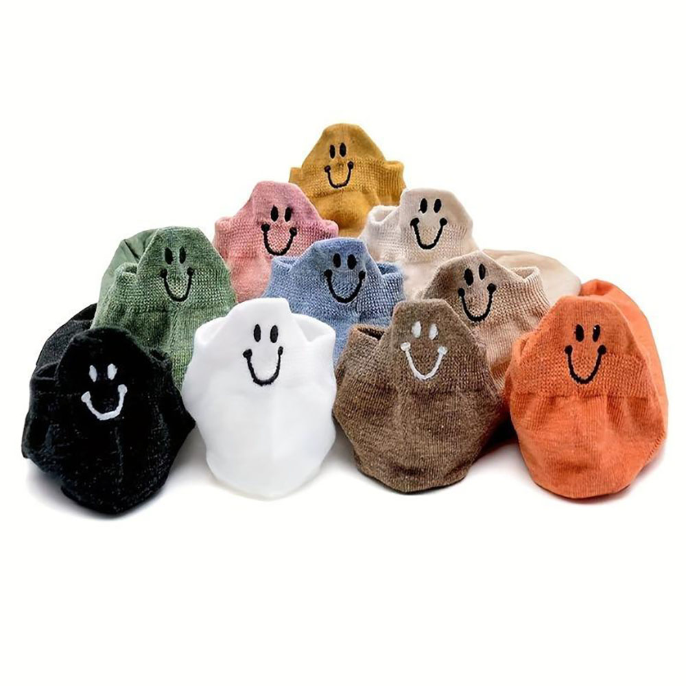 Cute expression ankle socks
