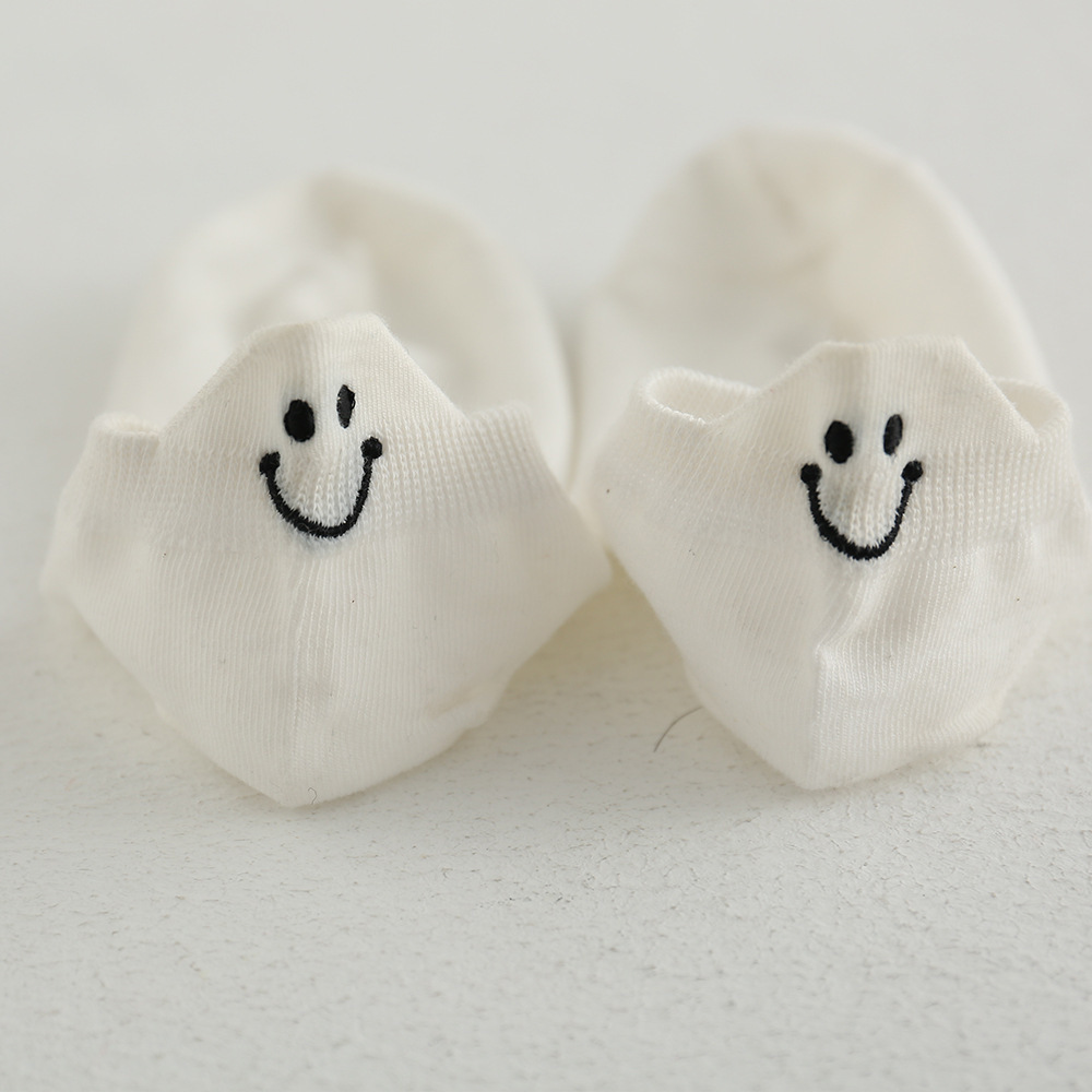 Cute expression ankle socks