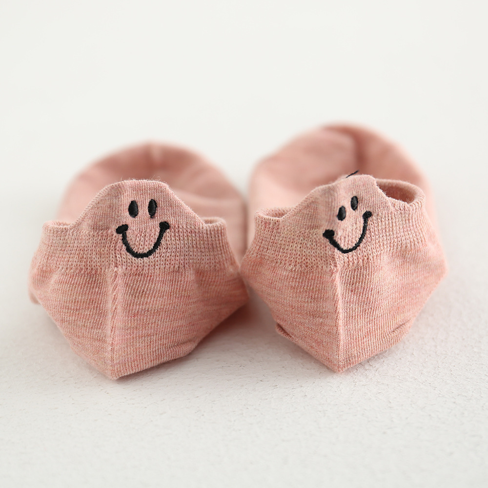 Cute expression ankle socks