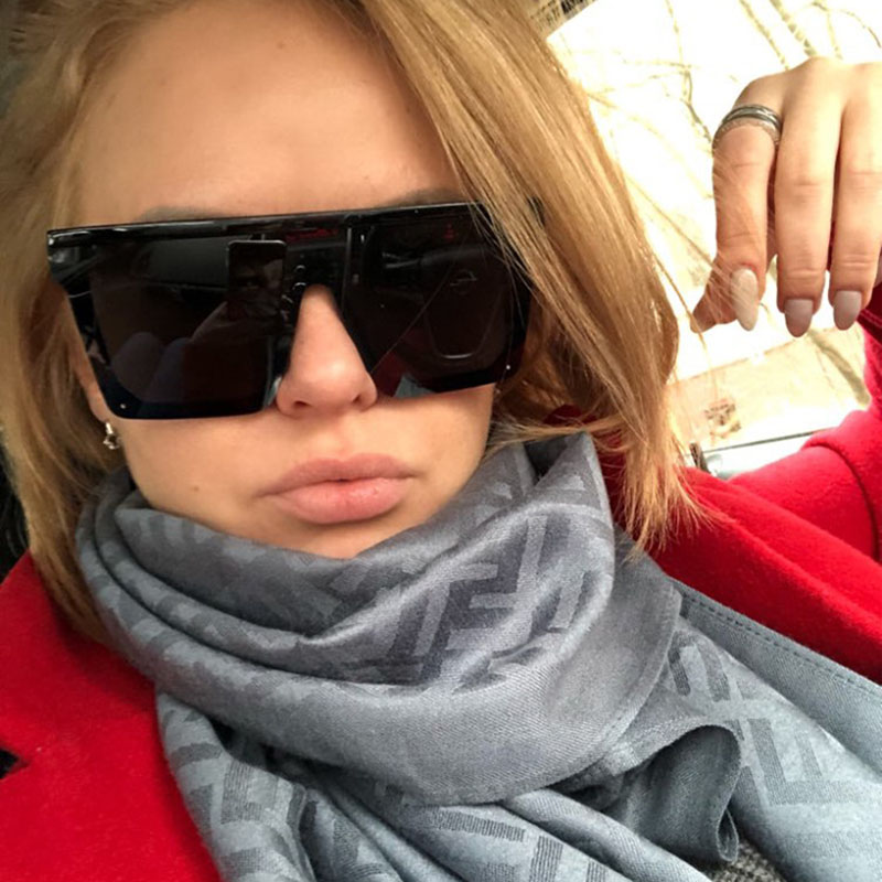 Large-frame one-piece sunglasses