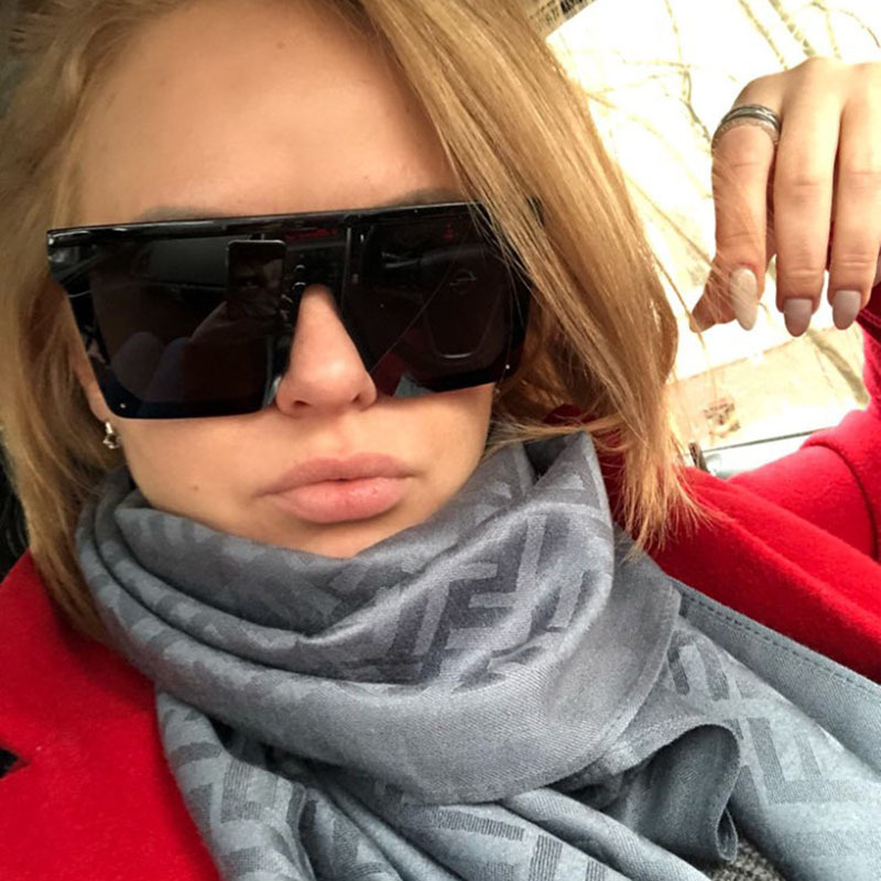 Large-frame one-piece sunglasses