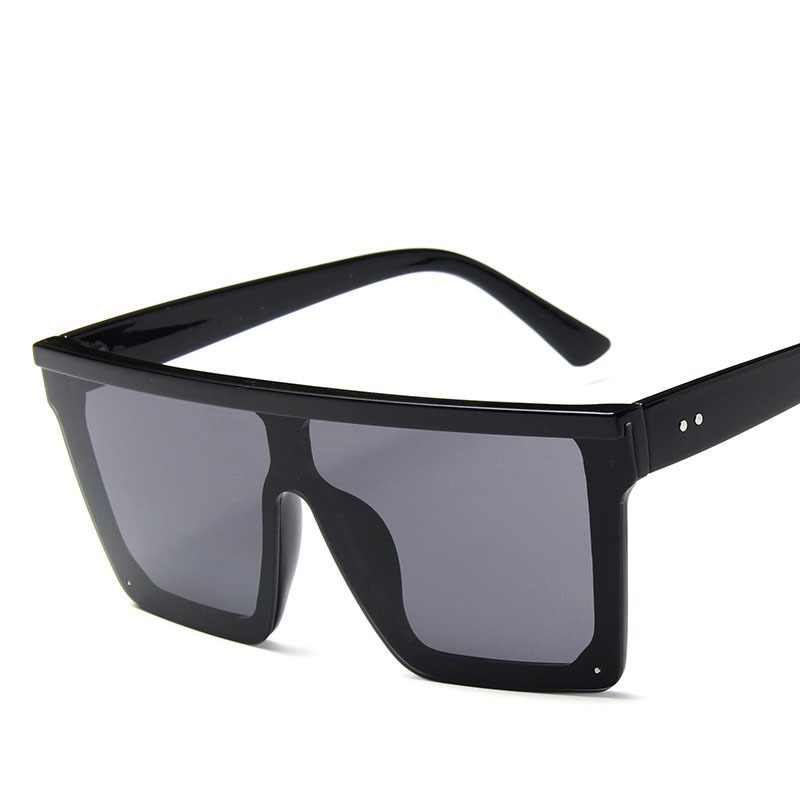 Large-frame one-piece sunglasses