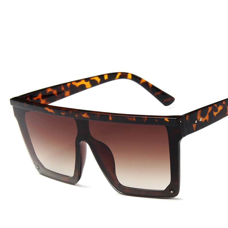 Large-frame one-piece sunglasses