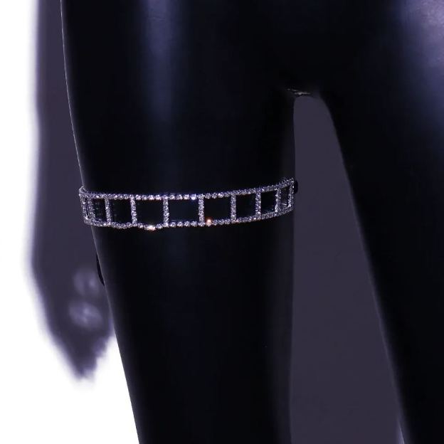 Skeleton full diamond sexy plaid leg chain 