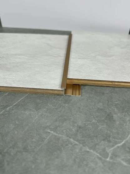 Aluminum joint for floor annd wall