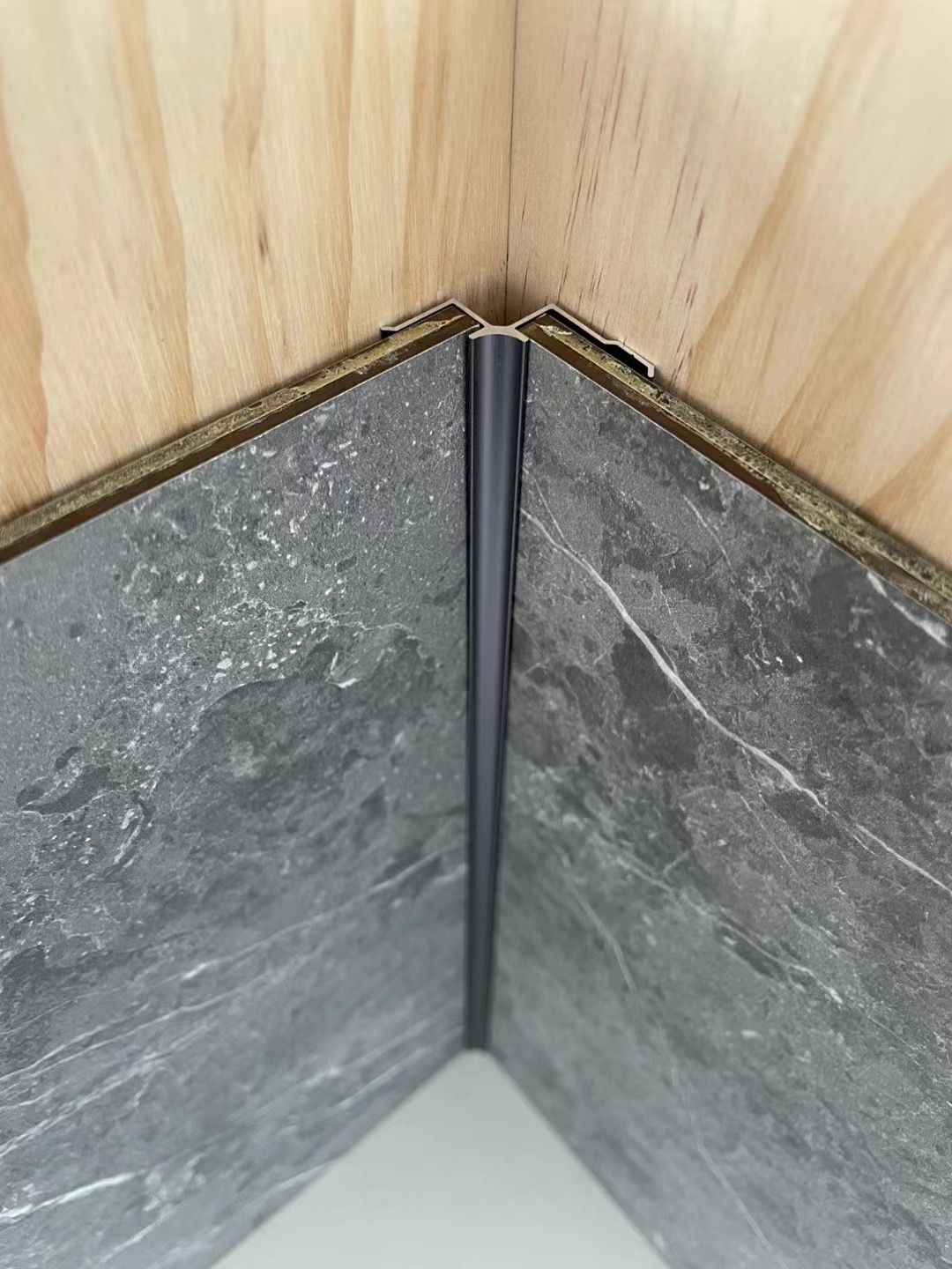 Aluminum  corner profile for wpc wall panel spcflooring uvmarblesheet wall cladding MDF Gypsumboard